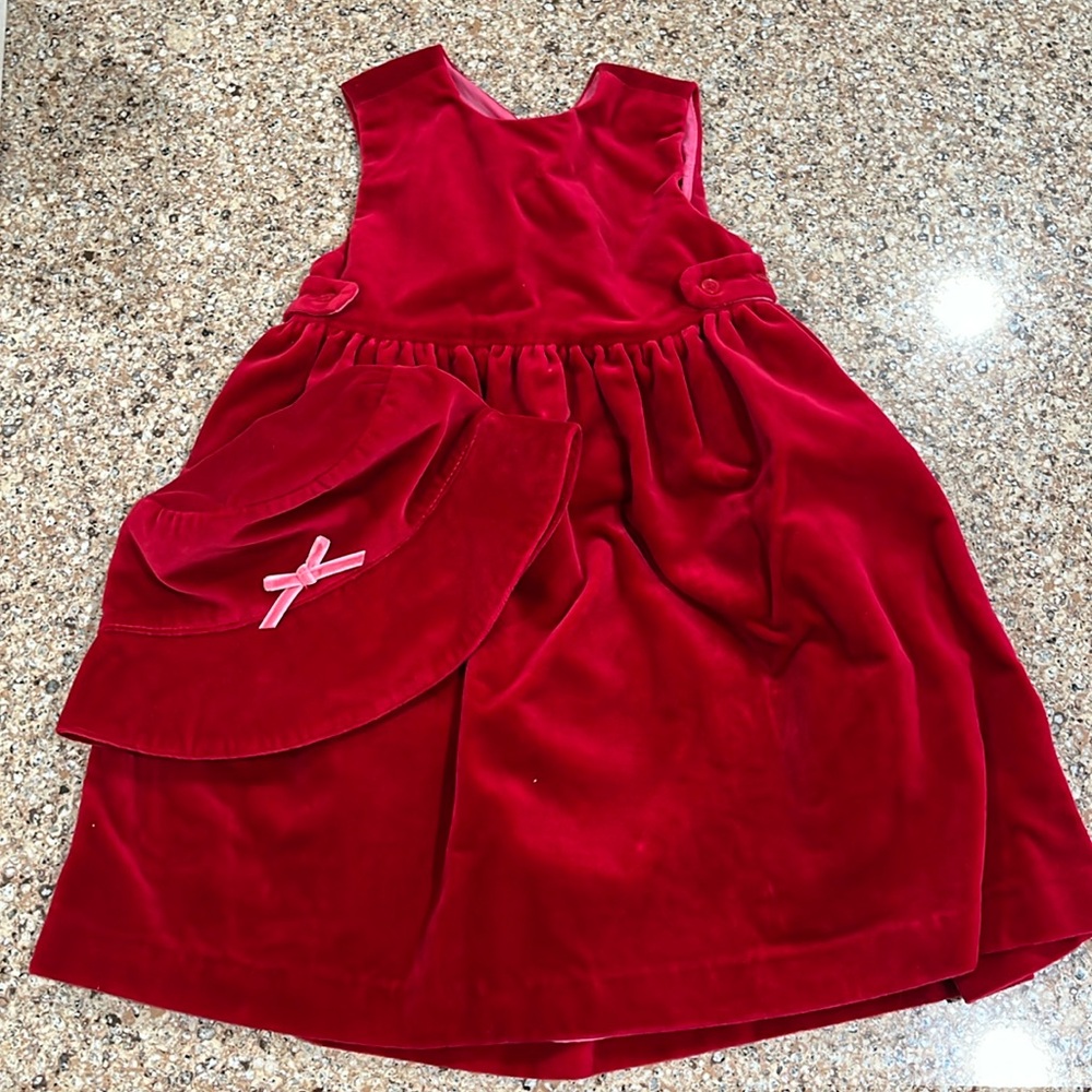 Velvet girls sleeveless dress with pink lining. Hat included, from GAP